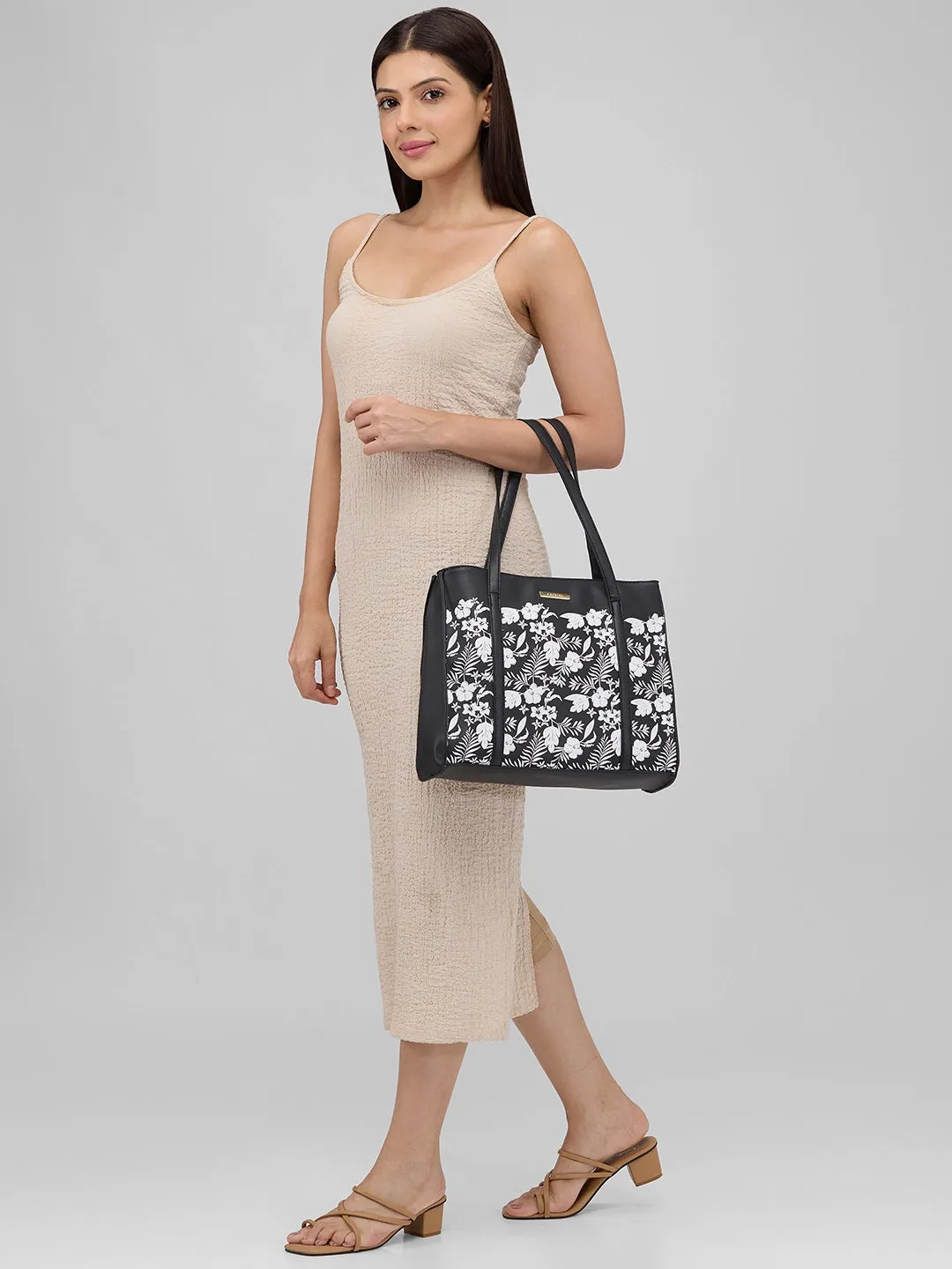Caprese Lively Tote Medium Black